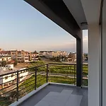 Apartament Cosy Flat With Panoramic View, 15 Min To Airport