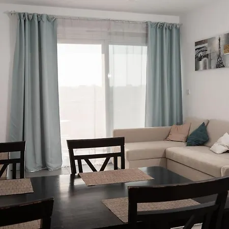 Cosy Flat With Panoramic View, 15 Min To Airport 公寓 *