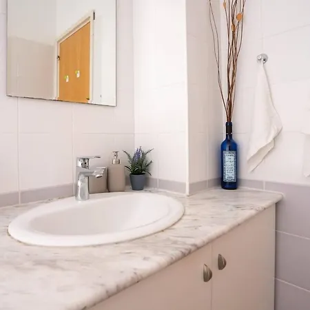 Cosy Flat With Panoramic View, 15 Min To Airport 公寓 *