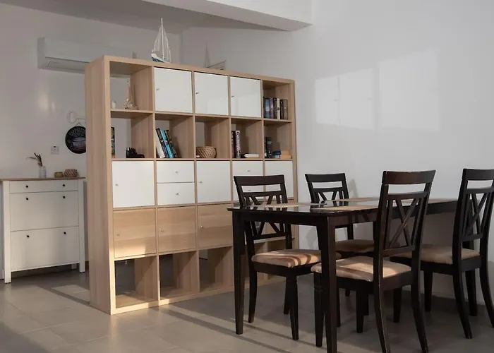 Cosy Flat With Panoramic View, 15 Min To Airport Daire