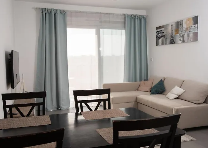 Cosy Flat With Panoramic View, 15 Min To Airport Appartement *